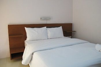 Somjai House Hotel Si Racha Luaran gambar