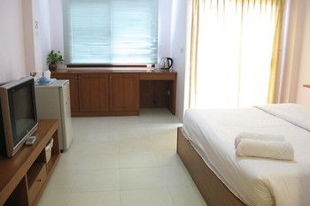 Somjai House Hotel Si Racha Luaran gambar